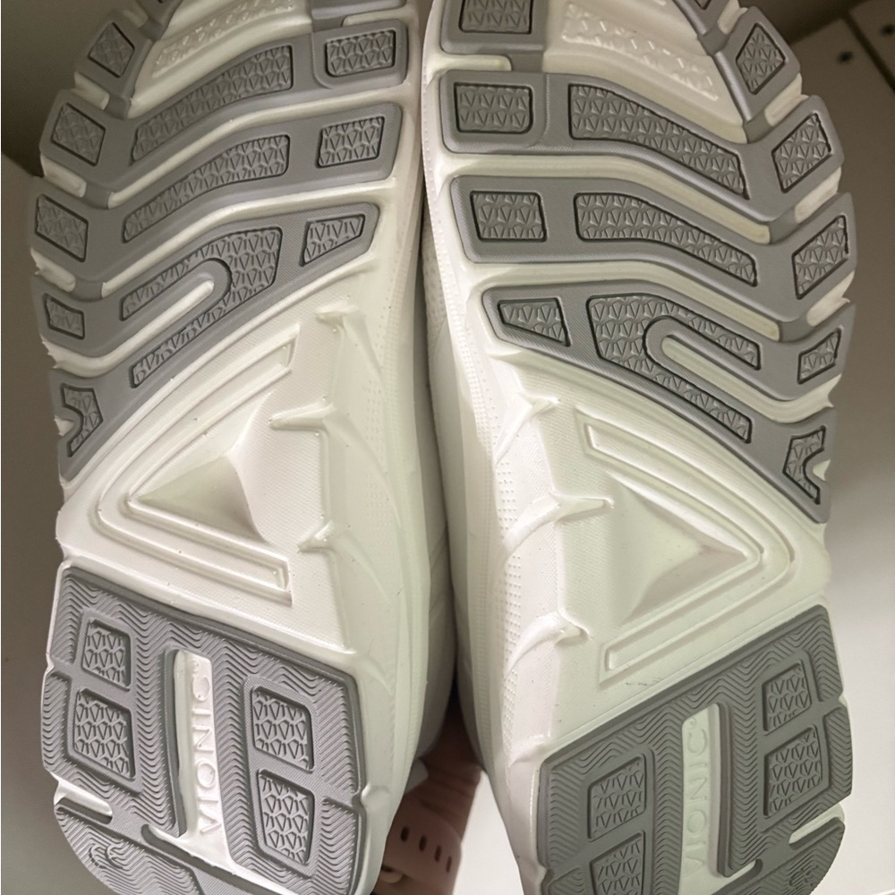 New. Vionic White and Gray Sneakers for Women. - Picture 12 of 12